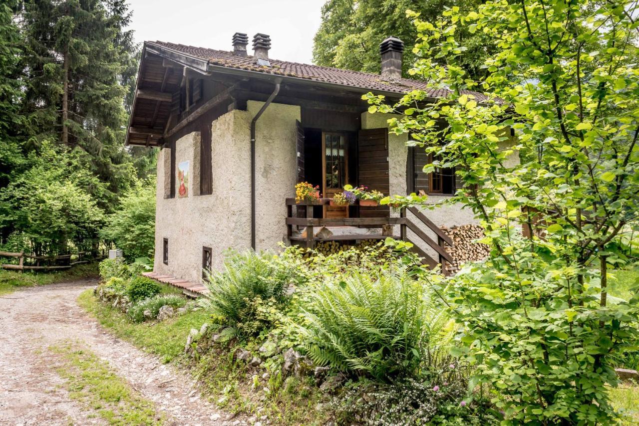 Chalet Silenthia Villa Lenzumo di Concei Exterior foto